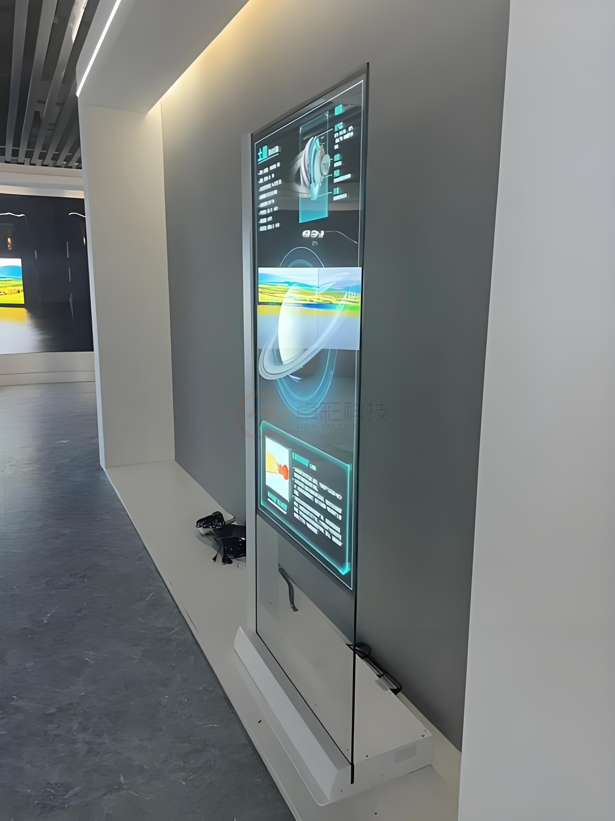 卓彩立式 OLED 透明屏：科技馆展示安案例